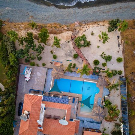 Astrofegia Beachfront Villa Pomos Exterior foto